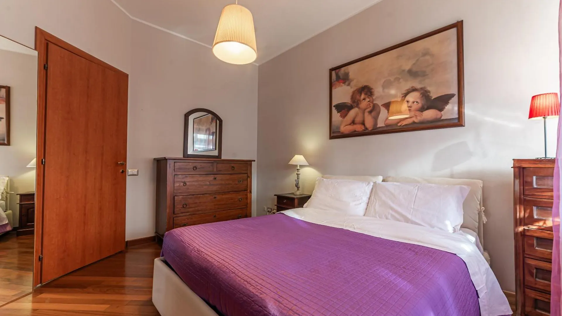 Guest House Mama - Cozy & Elegant Rome 0*,  Italy