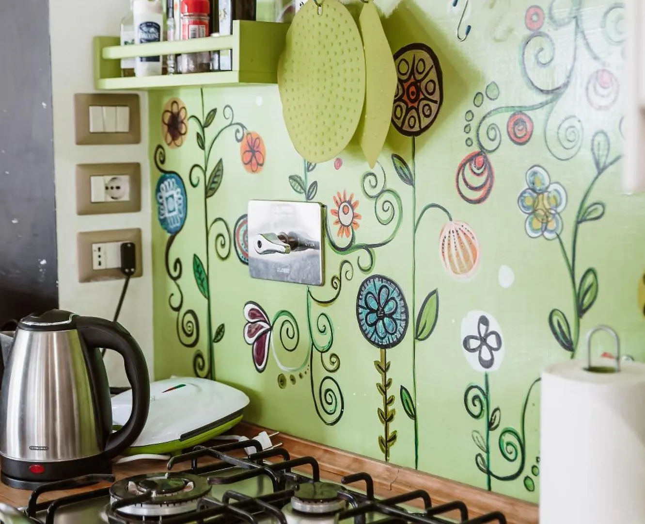 Guest House Mama - Cozy & Elegant Rome 0*,  Italy